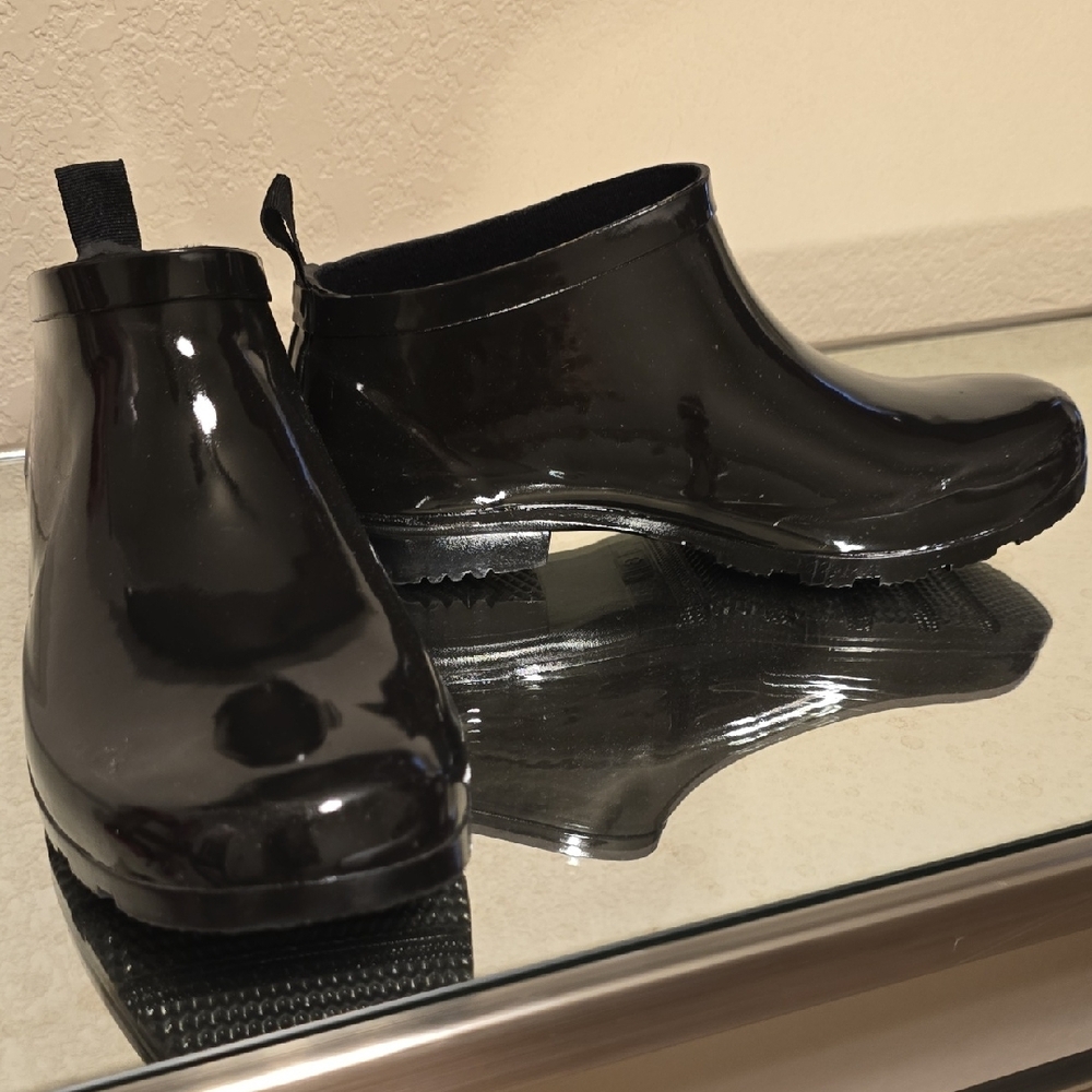 Nomad Glossy Black Ankle Rain Boots - Picture 2 of 4